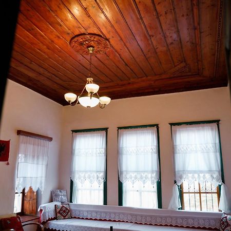 Guesthouse 1805 Gjirokaster Bagian luar foto