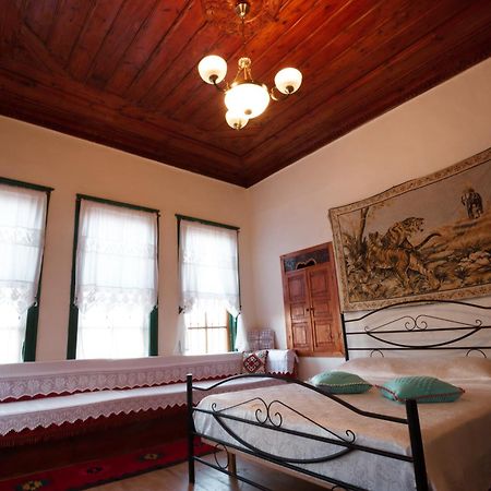 Guesthouse 1805 Gjirokaster Bagian luar foto
