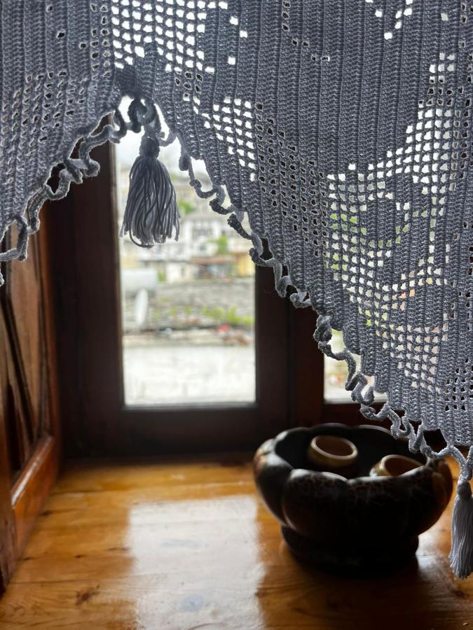 Guesthouse 1805 Gjirokaster Bagian luar foto