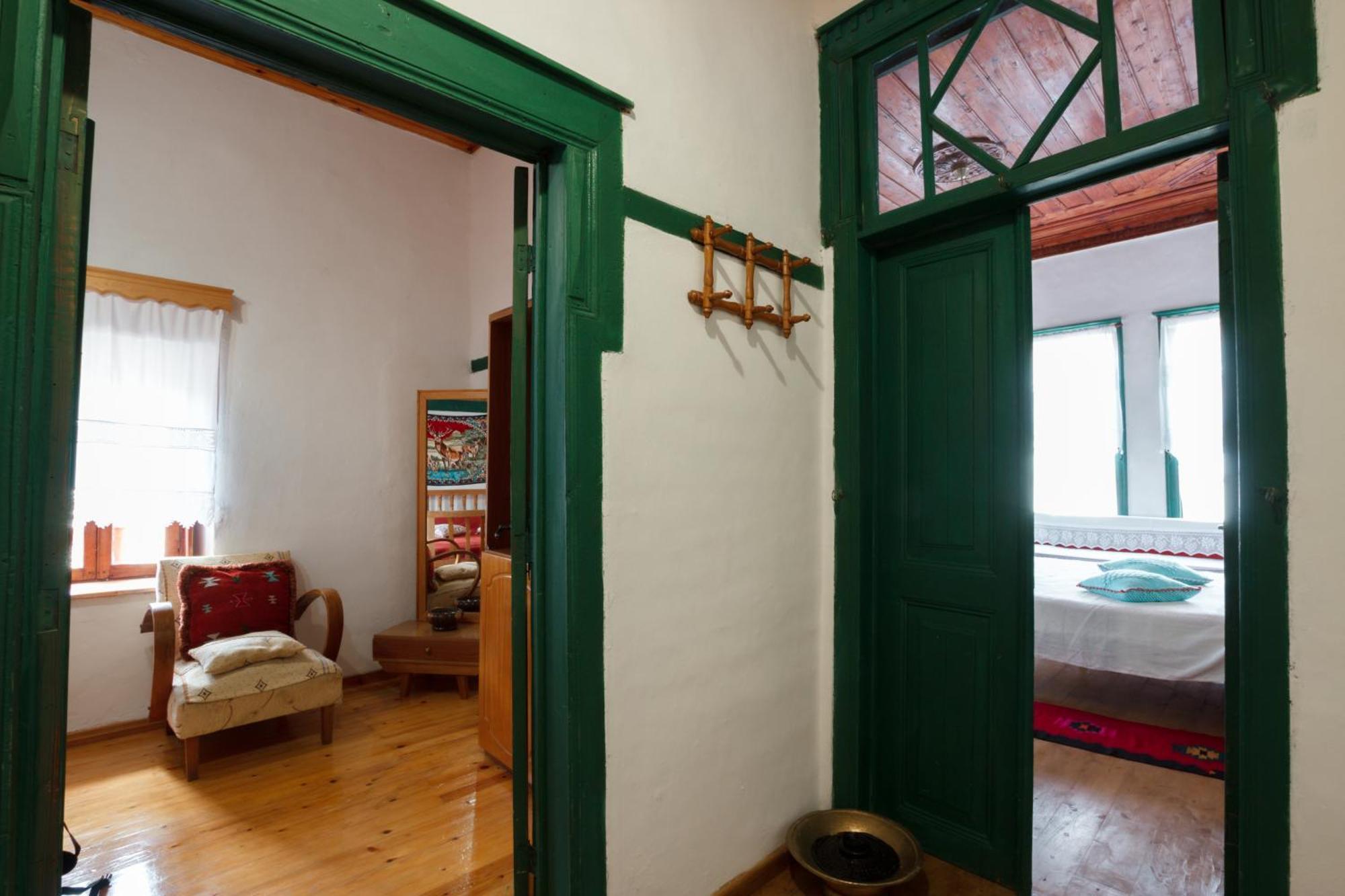 Guesthouse 1805 Gjirokaster Bagian luar foto