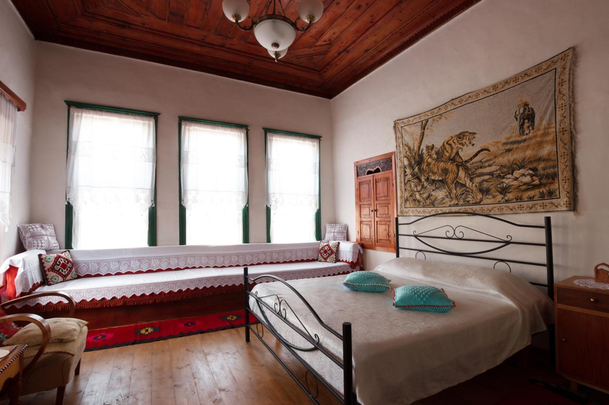 Guesthouse 1805 Gjirokaster Bagian luar foto