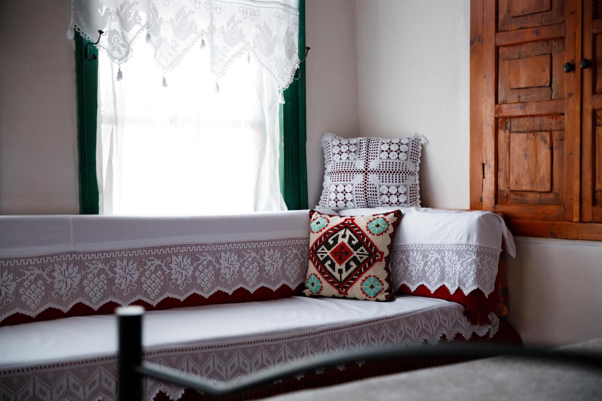 Guesthouse 1805 Gjirokaster Bagian luar foto