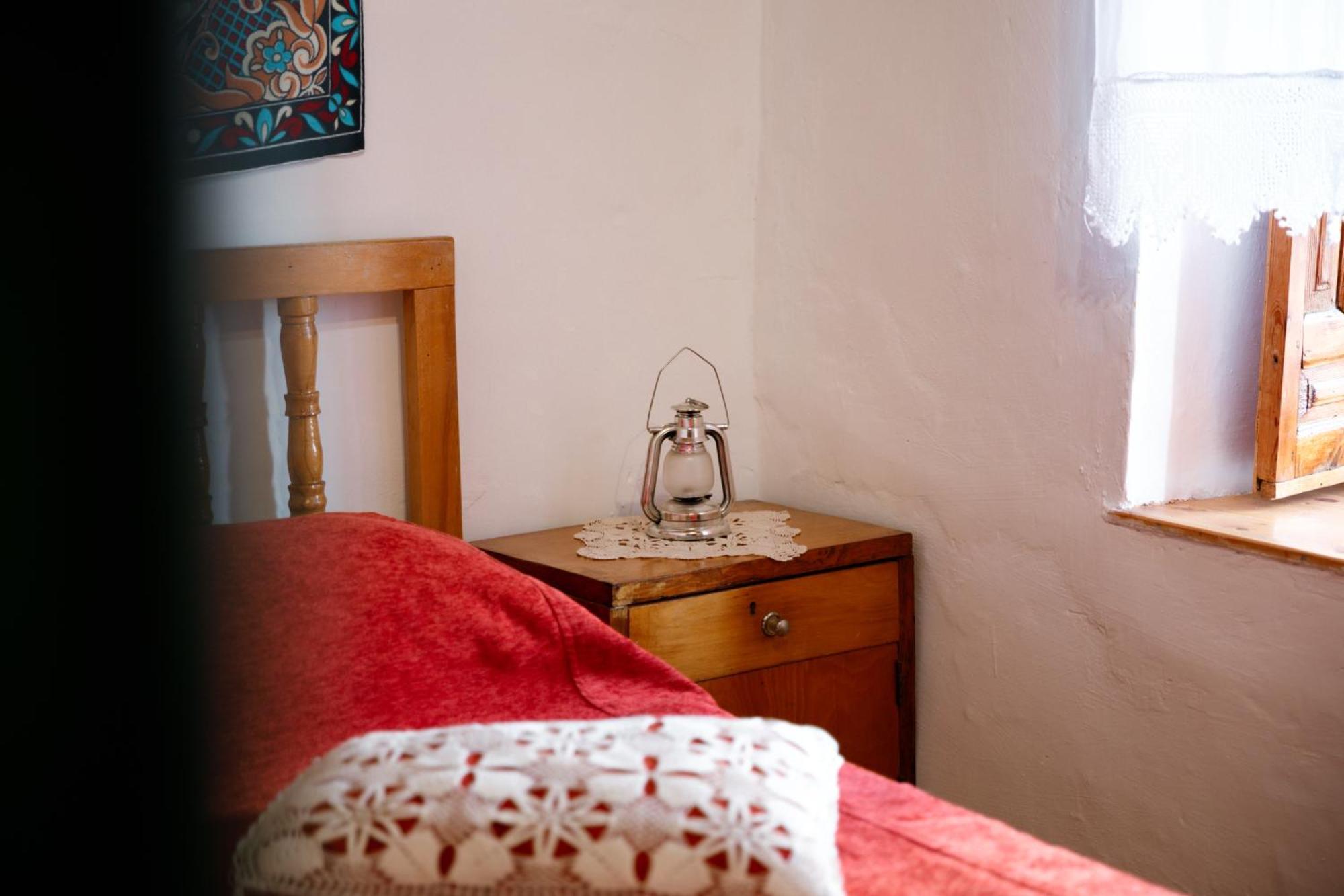 Guesthouse 1805 Gjirokaster Bagian luar foto