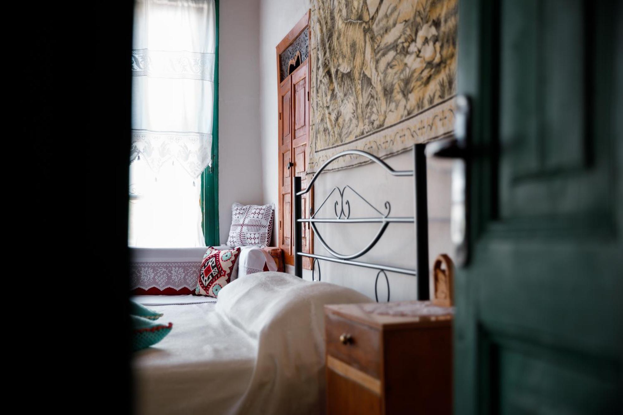 Guesthouse 1805 Gjirokaster Bagian luar foto
