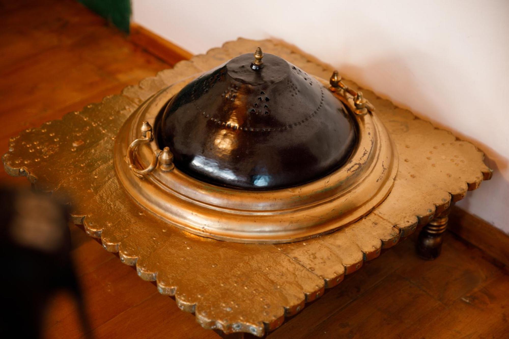 Guesthouse 1805 Gjirokaster Bagian luar foto